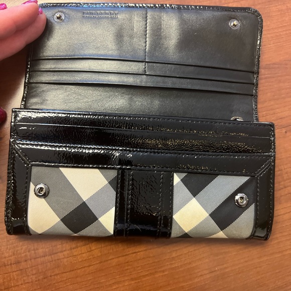 Burberry Nova Check Wallet - Picture 3 of 6